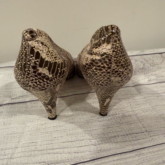 ARTURO CHIANG Women's Snakeskin Peep Toe Heels/size 7 - Picture 4 of 15